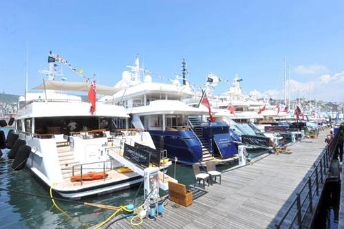 Fuga yacht italiani tassa stazionamento