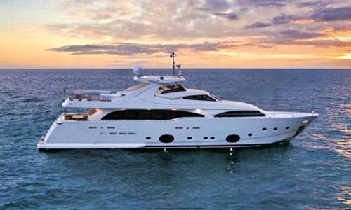 Yacht Ferretti Custom Line 112 Next resort lusso Cina