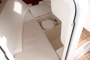 Barca motore Quicksilver 645 cabin salone Venezia