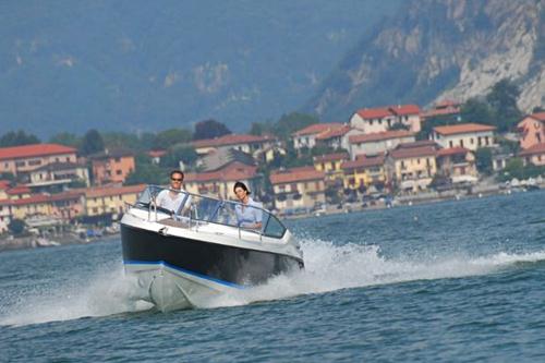 Barca motore Quicksilver 645 cabin salone Venezia