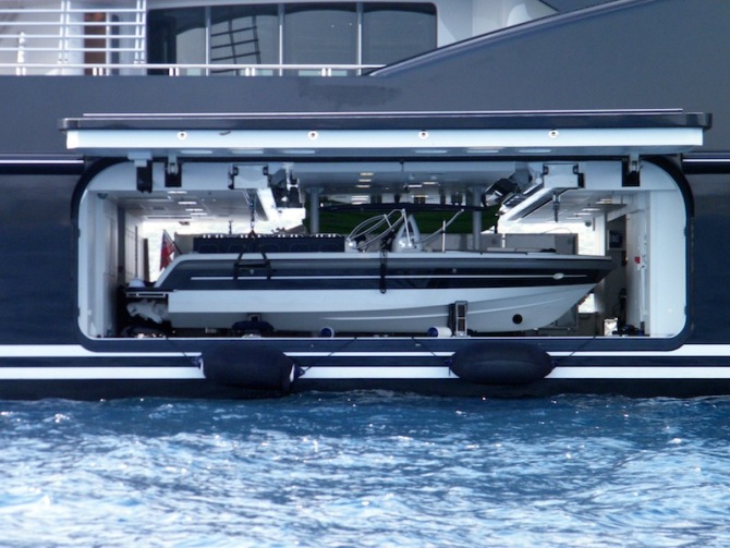 Fincantieri-SERENE-superyacht-tender-launch-e1417886342345