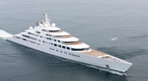 yacht di lusso azzam