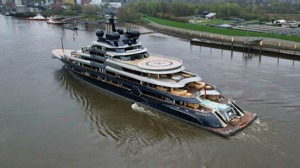 yacht Luminance